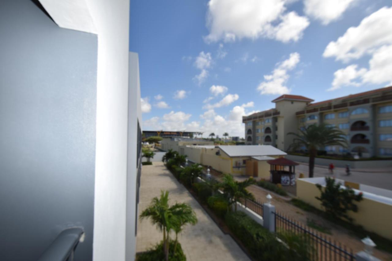 شاطئ بالم Arena Condos Aruba - Few Steps From Eagle Beach! المظهر الخارجي الصورة